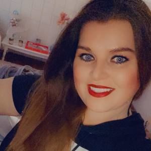 Meet your Posher, Selena